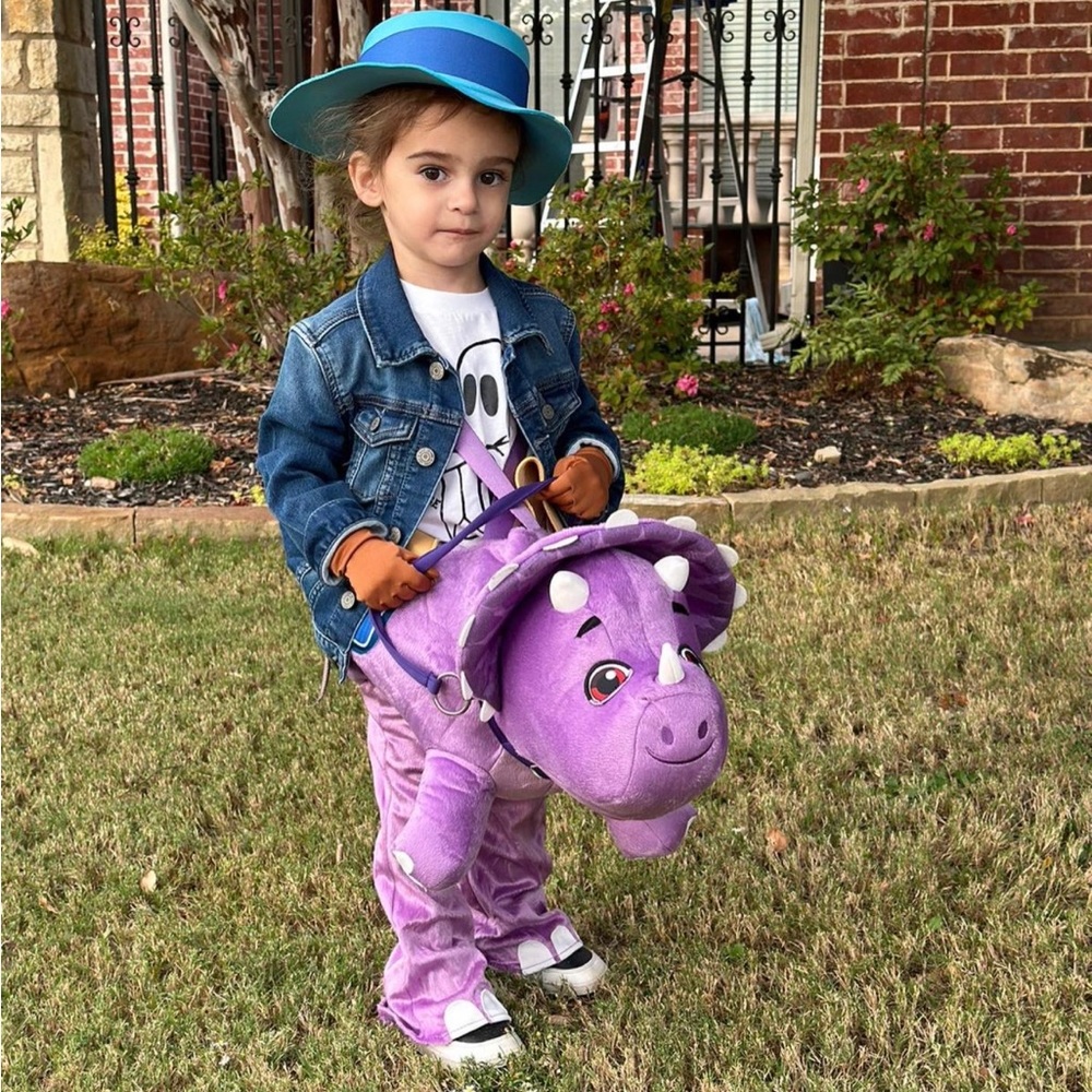 Dino Ranch Tango costume. Zero defects. Super cute